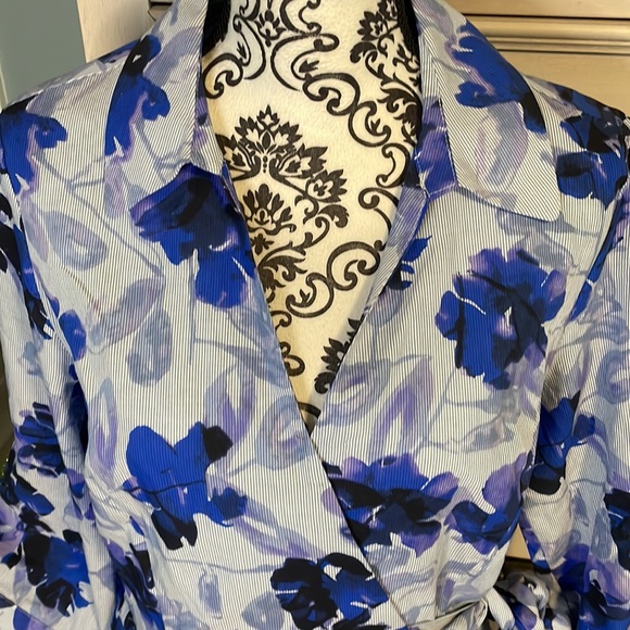 Ivanka Trump Women's Printed Floral Faux WrapDress 10 - Picture 3 of 9